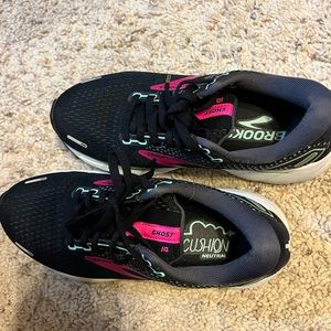Brooks Ghost 14 Womens Size 6 Wide EUC